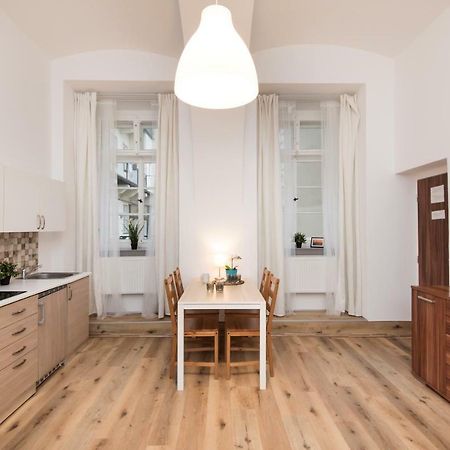 Apartment Near Wenceslas Square Praha Bagian luar foto