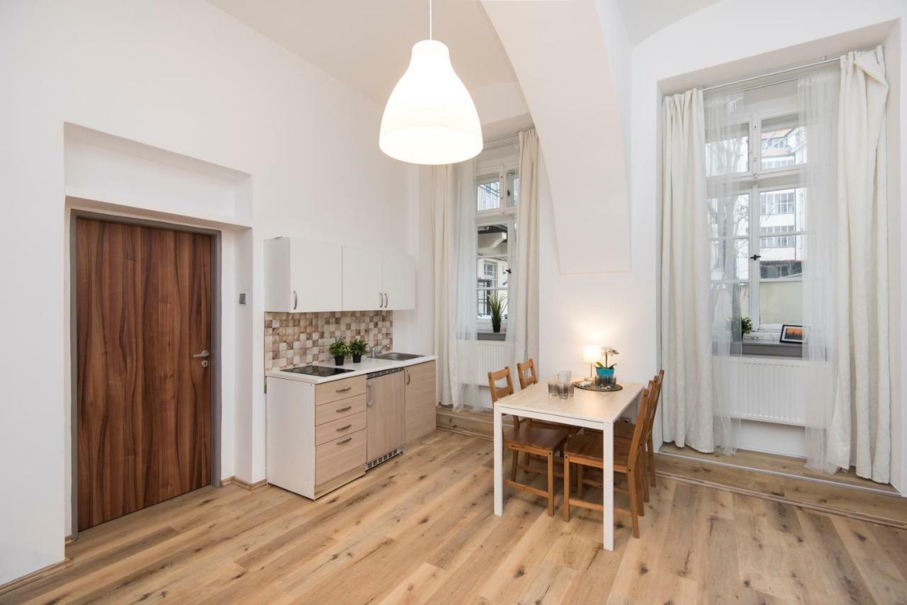 Apartment Near Wenceslas Square Praha Bagian luar foto